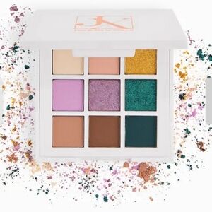JUST XIMENA
You & Me in Miami Eyeshadow Palette